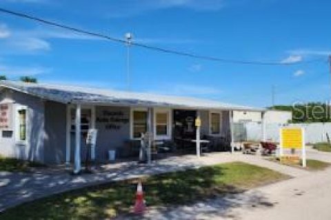 Commercial property in Kissimmee, Florida 111.48 sq.m. № 2097478