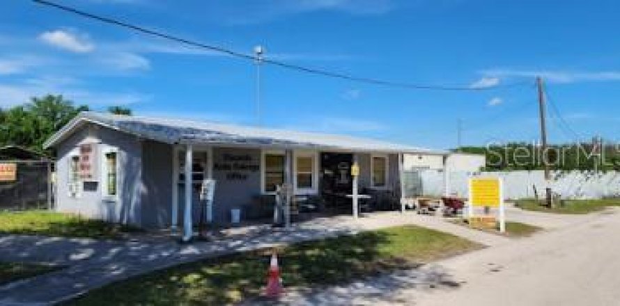 Commercial property in Kissimmee, Florida 111.48 sq.m. № 2097478