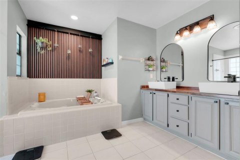 House in Ocoee, Florida 4 bedrooms, 278.71 sq.m. № 2230534 - photo 21