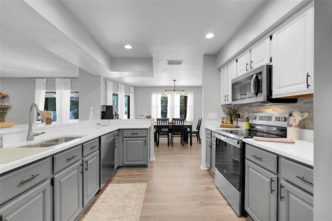 House in Ocoee, Florida 4 bedrooms, 278.71 sq.m. № 2230534 - photo 9