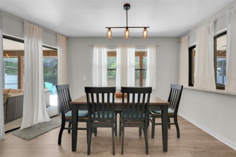 House in Ocoee, Florida 4 bedrooms, 278.71 sq.m. № 2230534 - photo 12