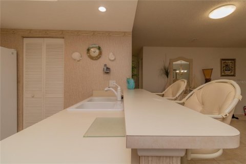 Copropriété à louer à Bradenton, Floride: 2 chambres, 147.9 m2 № 755104 - photo 14