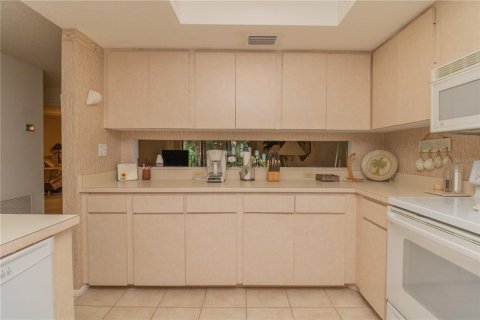 Copropriété à louer à Bradenton, Floride: 2 chambres, 147.9 m2 № 755104 - photo 12