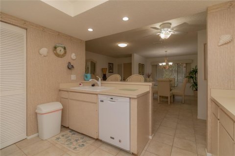 Copropriété à louer à Bradenton, Floride: 2 chambres, 147.9 m2 № 755104 - photo 13