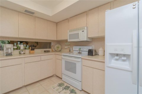 Copropriété à louer à Bradenton, Floride: 2 chambres, 147.9 m2 № 755104 - photo 10