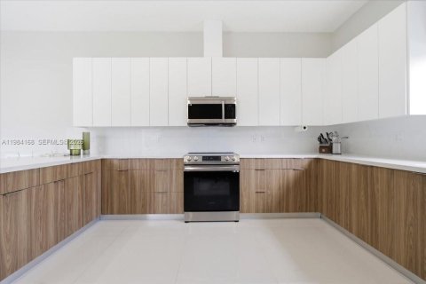 Casa en venta en Cutler Bay, Florida, 4 dormitorios, 250.84 m2 № 2047037 - foto 19