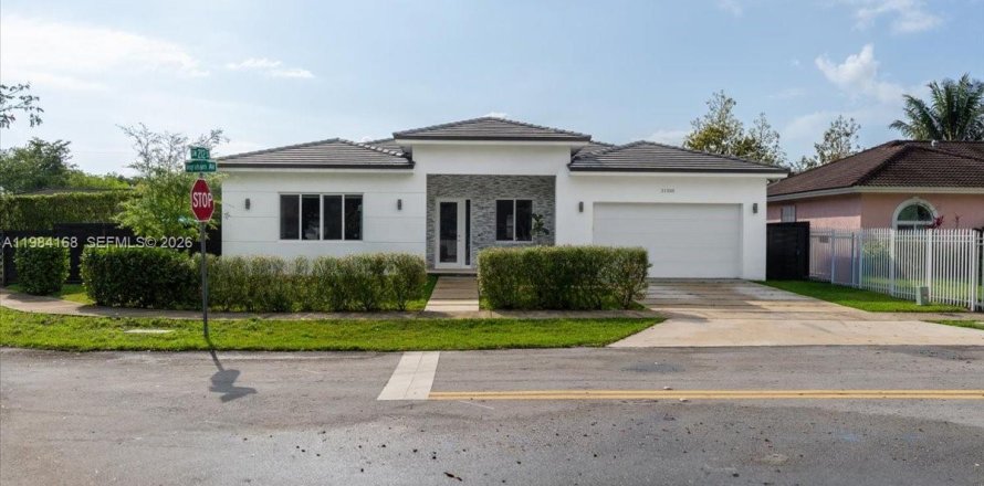 Casa en Cutler Bay, Florida 4 dormitorios, 250.84 m2 № 2047037