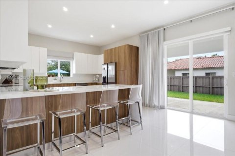 Casa en venta en Cutler Bay, Florida, 4 dormitorios, 250.84 m2 № 2047037 - foto 18