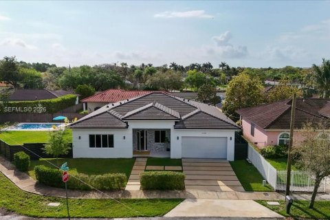 Casa en venta en Cutler Bay, Florida, 4 dormitorios, 250.84 m2 № 2047037 - foto 5