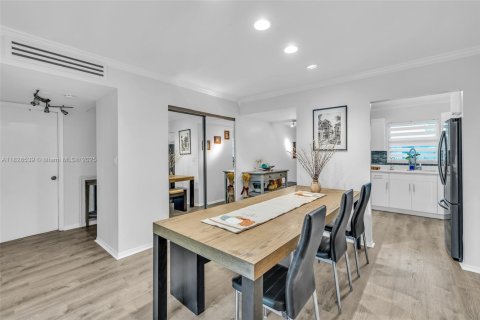 Copropriété à vendre à Oakland Park, Floride: 2 chambres, 92.9 m2 № 1801056 - photo 18