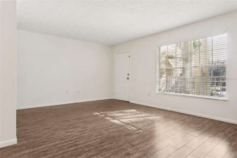 Condo in Palm Harbor, Florida, 2 bedrooms  № 2097485 - photo 2