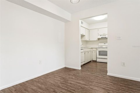 Condo in Palm Harbor, Florida, 2 bedrooms  № 2097485 - photo 6