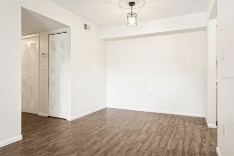 Condo in Palm Harbor, Florida, 2 bedrooms  № 2097485 - photo 5