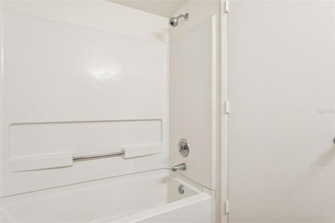 Condo in Palm Harbor, Florida, 2 bedrooms  № 2097485 - photo 13