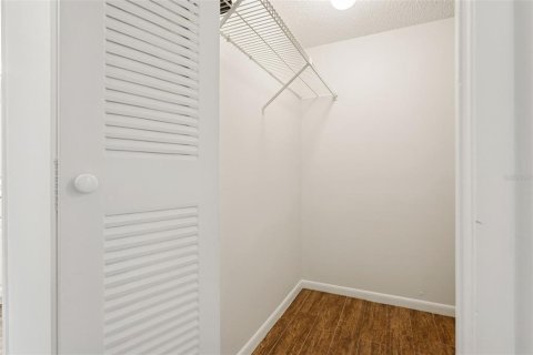 Condo in Palm Harbor, Florida, 2 bedrooms  № 2097485 - photo 19