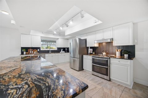 Villa ou maison à vendre à Largo, Floride: 4 chambres, 339.37 m2 № 2418706 - photo 3