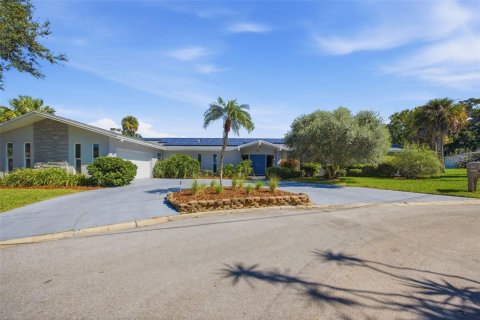 Villa ou maison à vendre à Largo, Floride: 4 chambres, 339.37 m2 № 2418706 - photo 4
