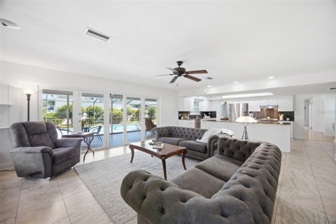 Villa ou maison à vendre à Largo, Floride: 4 chambres, 339.37 m2 № 2418706 - photo 14