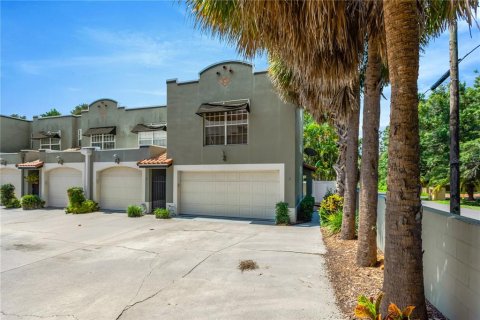 Touwnhouse à vendre à Tampa, Floride: 2 chambres, 131.46 m2 № 1833566 - photo 2
