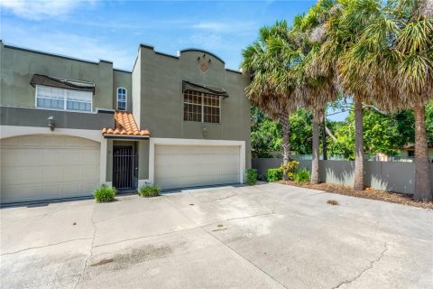 Touwnhouse à vendre à Tampa, Floride: 2 chambres, 131.46 m2 № 1833566 - photo 3