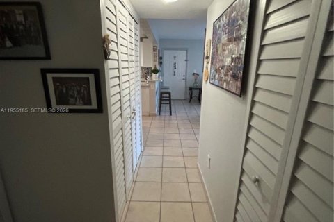 Copropriété à vendre à Pembroke Pines, Floride: 2 chambres, 81.85 m2 № 2011081 - photo 19