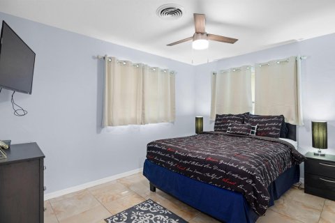 Casa en venta en West Palm Beach, Florida, 4 dormitorios, 130.34 m2 № 2247980 - foto 9