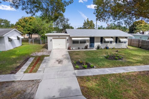 Casa en venta en West Palm Beach, Florida, 4 dormitorios, 130.34 m2 № 2247980 - foto 26
