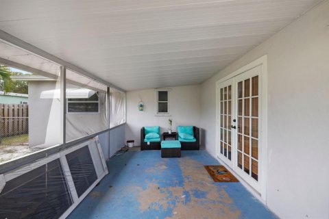 Casa en venta en West Palm Beach, Florida, 4 dormitorios, 130.34 m2 № 2247980 - foto 3