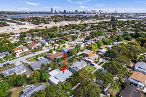 Casa en venta en West Palm Beach, Florida, 4 dormitorios, 130.34 m2 № 2247980 - foto 24