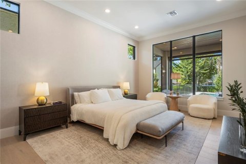 House in Winter Park, Florida 5 bedrooms, 419.92 sq.m. № 2416606 - photo 23