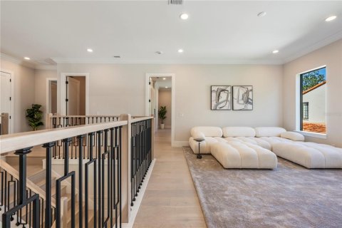 House in Winter Park, Florida 5 bedrooms, 419.92 sq.m. № 2416606 - photo 29