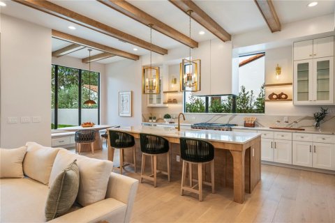 House in Winter Park, Florida 5 bedrooms, 419.92 sq.m. № 2416606 - photo 18