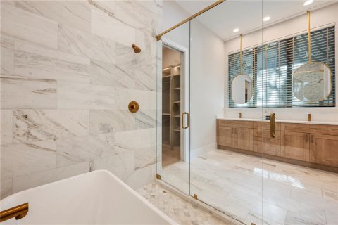 House in Winter Park, Florida 5 bedrooms, 419.92 sq.m. № 2416606 - photo 26
