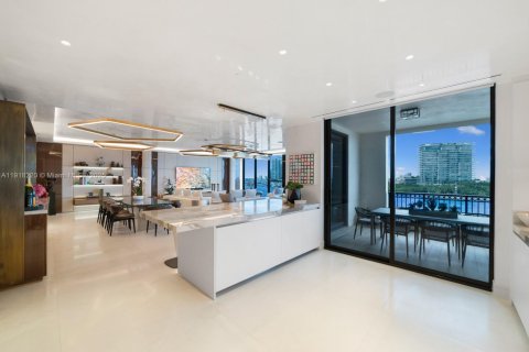 Condo in Miami Beach, Florida, 4 bedrooms  № 1973028 - photo 23