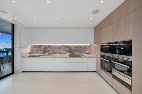 Condo in Miami Beach, Florida, 4 bedrooms  № 1973028 - photo 26
