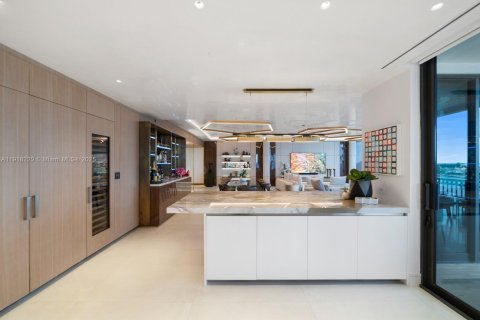 Condo in Miami Beach, Florida, 4 bedrooms  № 1973028 - photo 7