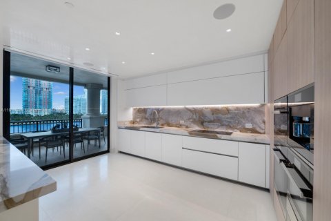 Condo in Miami Beach, Florida, 4 bedrooms  № 1973028 - photo 25