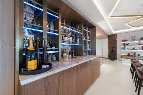 Condo in Miami Beach, Florida, 4 bedrooms  № 1973028 - photo 11