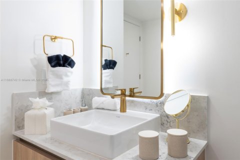 Condominio en alquiler en Miami, Florida, 1 dormitorio, 68.75 m2 № 2012193 - foto 20