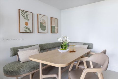 Condominio en alquiler en Miami, Florida, 1 dormitorio, 68.75 m2 № 2012193 - foto 14