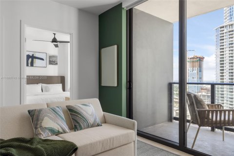 Condominio en alquiler en Miami, Florida, 1 dormitorio, 68.75 m2 № 2012193 - foto 5