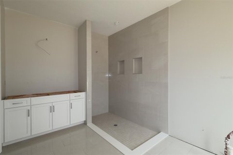 House in Apopka, Florida 5 bedrooms, 321.53 sq.m. № 1905928 - photo 6