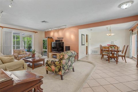 Casa en venta en Miami, Florida, 4 dormitorios, 174.01 m2 № 2382707 - foto 3