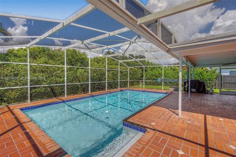 Casa en venta en Miami, Florida, 4 dormitorios, 174.01 m2 № 2382707 - foto 20