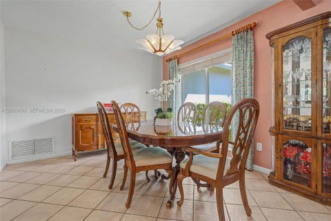 Casa en venta en Miami, Florida, 4 dormitorios, 174.01 m2 № 2382707 - foto 5
