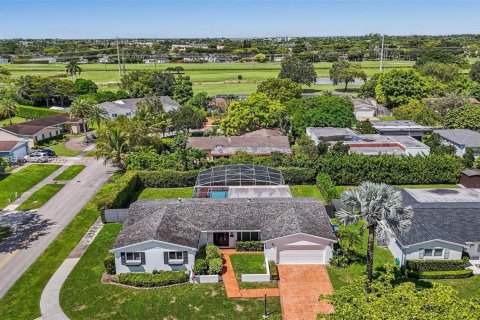 Casa en venta en Miami, Florida, 4 dormitorios, 174.01 m2 № 2382707 - foto 24