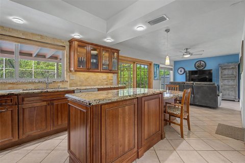 Casa en venta en Miami, Florida, 4 dormitorios, 174.01 m2 № 2382707 - foto 9