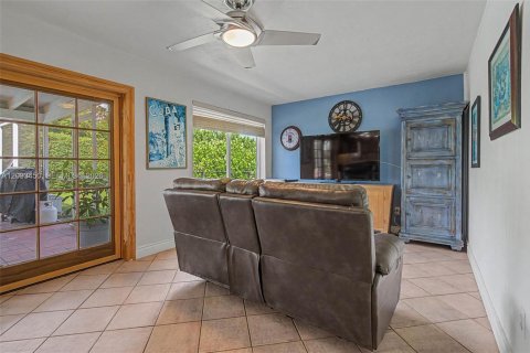 Casa en venta en Miami, Florida, 4 dormitorios, 174.01 m2 № 2382707 - foto 10