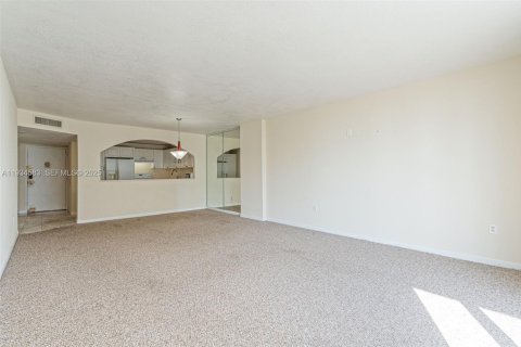 Купить кондоминиум в Авентура, Флорида 1 спальня, 99.03м2, № 1992968 - фото 11