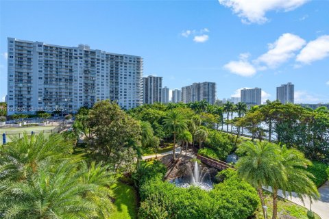 Купить кондоминиум в Авентура, Флорида 1 спальня, 99.03м2, № 1992968 - фото 24